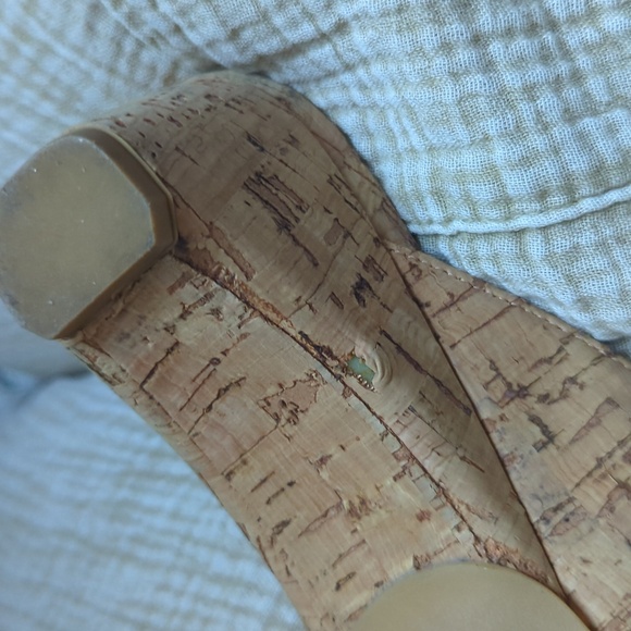 Stuart Weitzman Cork Kitten Heels Size US 8 Bow Slip-Ons - Picture 6 of 9